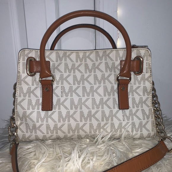 Michael Kors Bag, Used Michael Kors Hamilton Ivory Monogram Padlock Logo Satchel - Picture 2 of 5